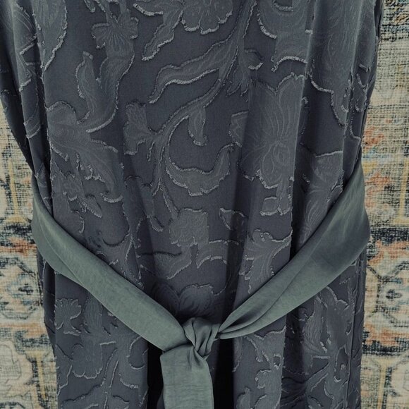 Loft Knee Length Dress Size 8 Petite Frey Flowy Ruffle neckline and Cap Sleeve - Picture 4 of 12